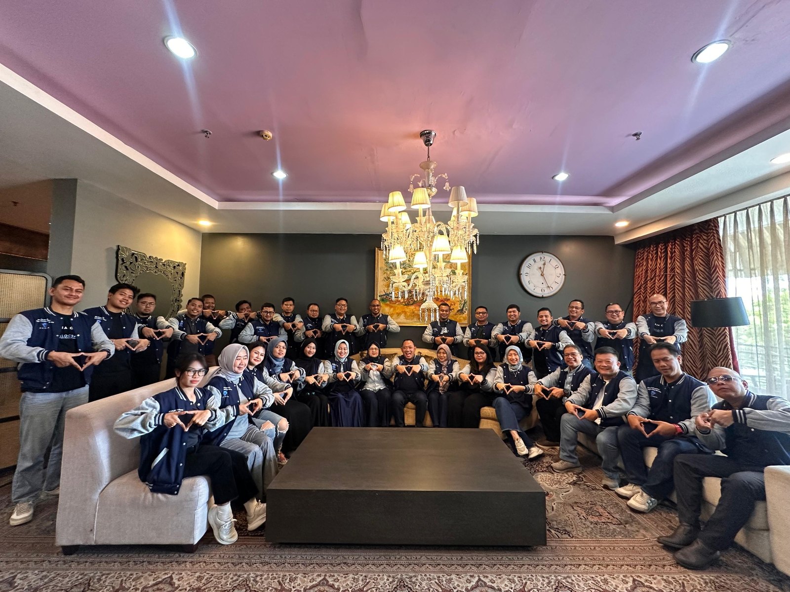 Peserta Applied Coaching Certification Program bersama dalam kegiatan pembelajaran